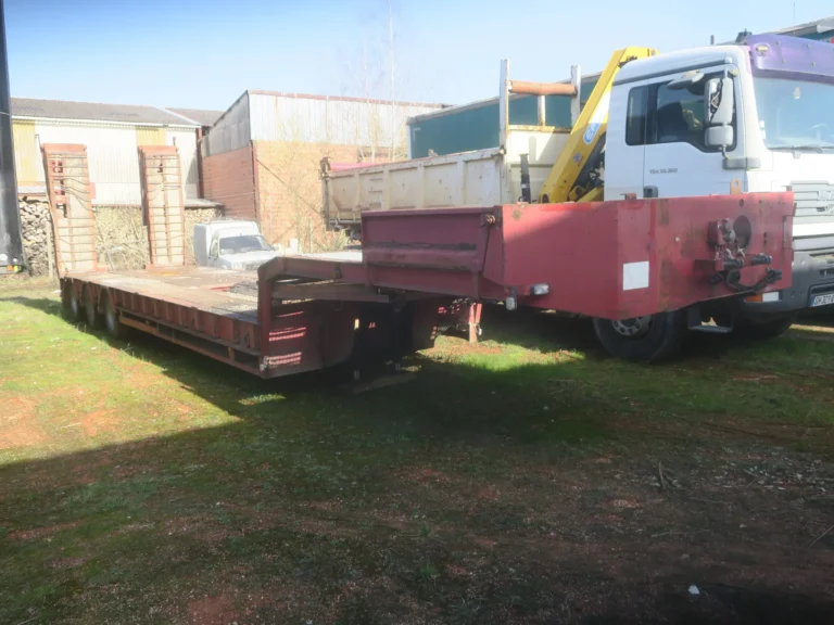 40 véhicules – 15 motos : Poids Lourds – Véhicules utilitaires – Véhicules particuliers – Motos